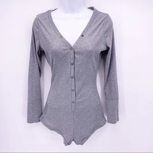Womens MOXEAY Gray Ribbed Knit Lounge Romper Size S Henley Button Long Sleeve ❤️